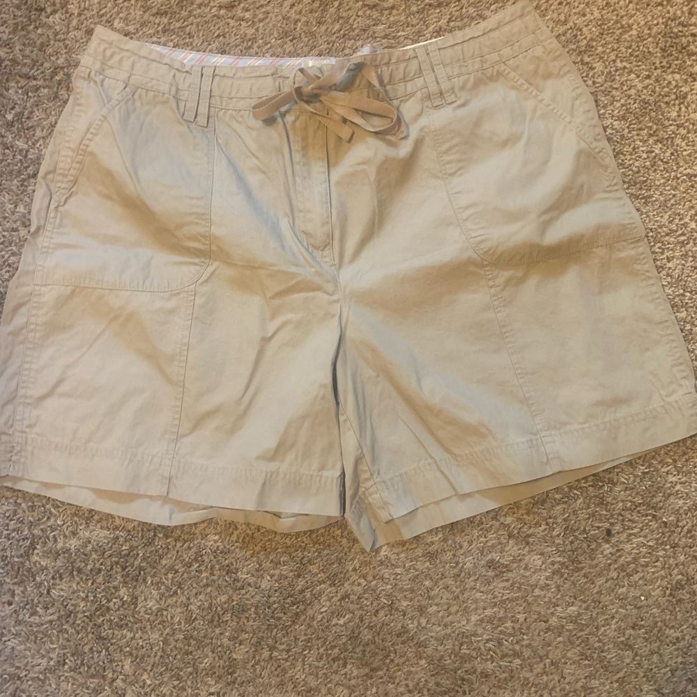 NWT Van Heusen utility shorts size 16